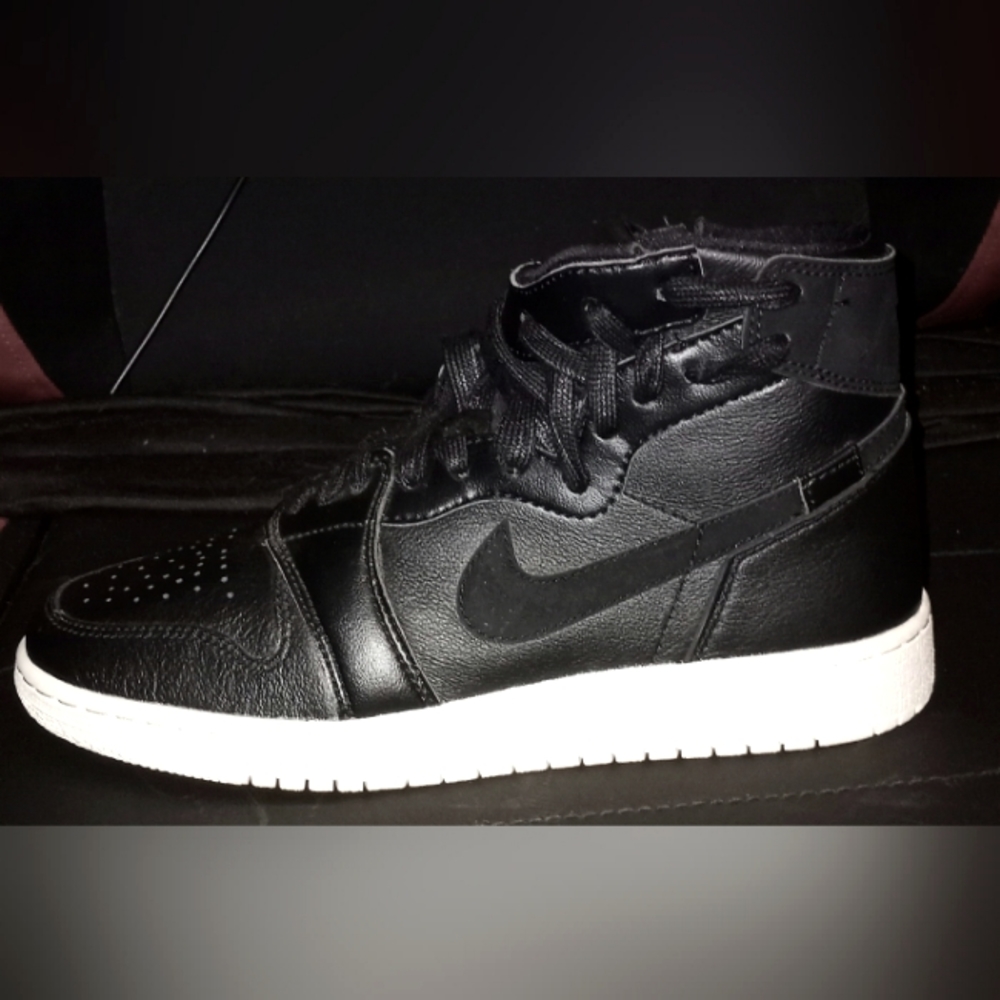 Jordan 1 sz 7.5 womens